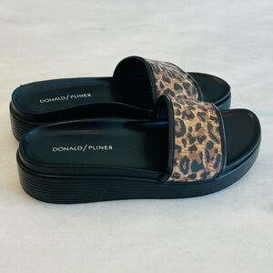 Donald Pliner Fiji Platform Sandals Leopard Print Sandals Like New Size 6.5